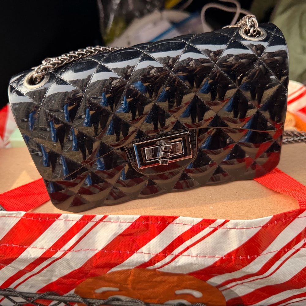 Elegant Black Quilted Chain Bag